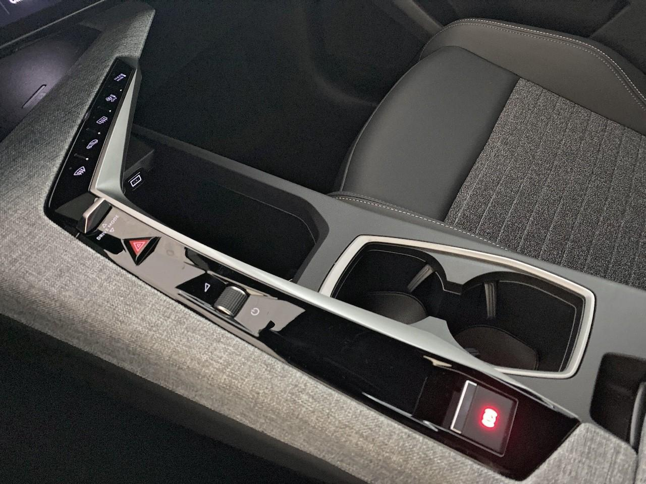 Peugeot 3008 hybrid 145 e-dcs6 allure — photo 18