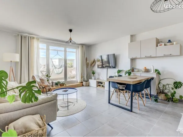 Appartement meublé 63 m² avec balcon, 2 chambres et parking privé
