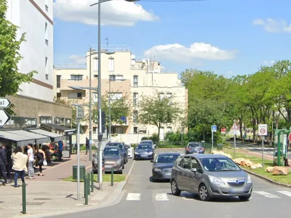 Murs commerciaux 685 m² EVRY COURCOURONNES
