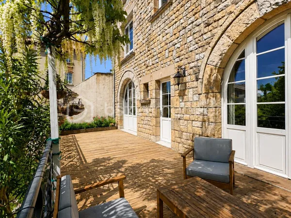 Maison 8 pièces 230 m²