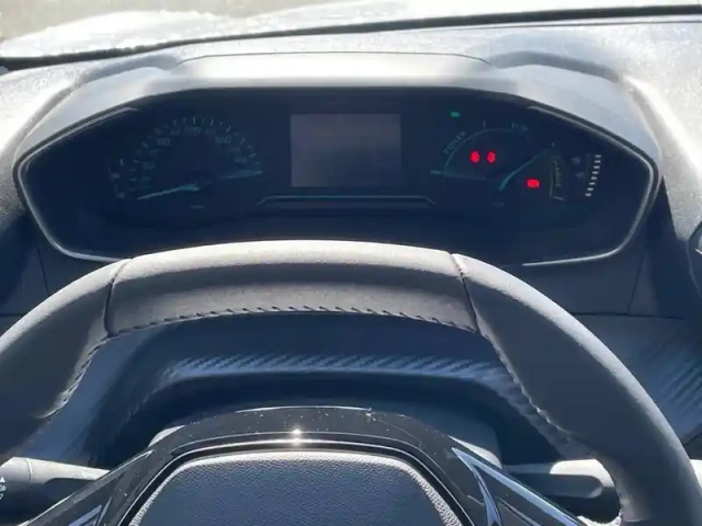 Peugeot 208 hybrid 110 ch e-dcs6 — photo 32