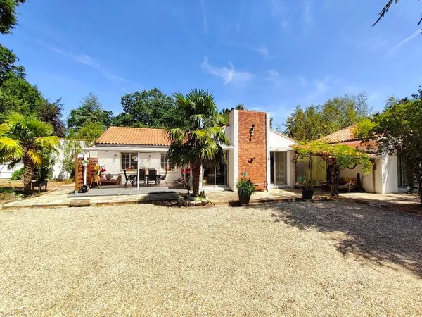 Maison 6 pièces 144 m2 sur 4908 m2 de terrain