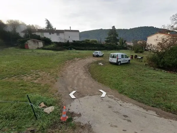 Terrain à bâtir de 591 m² à DRAGUIGNAN (83)