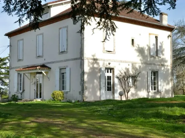 Maison 7 pièces 320 m²