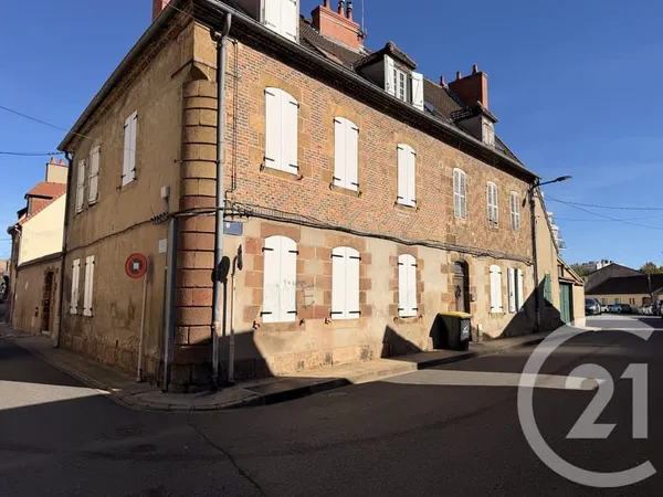 Bâtiment 248 m²