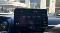 Toyota Yaris 116h Design 5p MY22 — photo 18