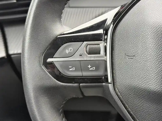 Peugeot 208 puretech 75 s&amp;s bvm5 style — photo 19