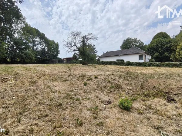Terrain 1 472 m² Saillat Sur Vienne