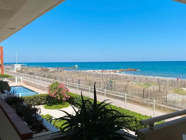 T2 vue mer · accès direct plage · piscine résidence · parking · Frontignan-Plage