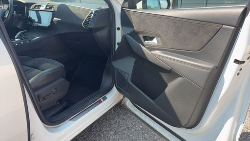 DS DS7 Crossback 2.0 BlueHDi 180 EAT8 - Performance Line + – 2020 – 130464 km – Diesel – Boîte Automatique — photo 32