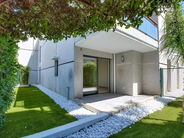 Cannes début de Montfleury  2 pièces avec jardin et parking