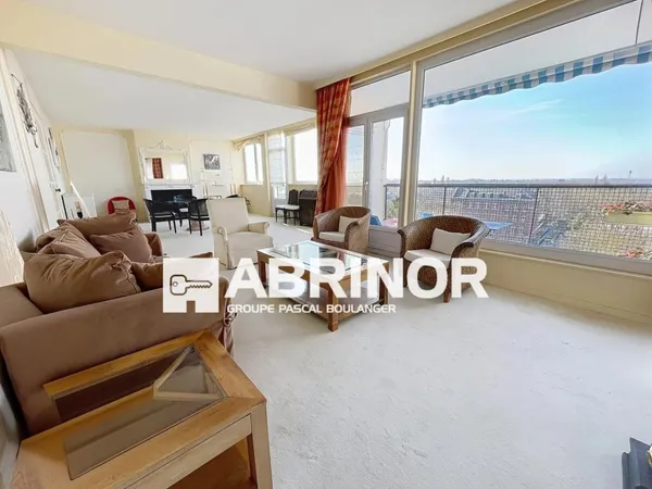 Appartement de 111 m² hab. aux pieds du tramway et du métro