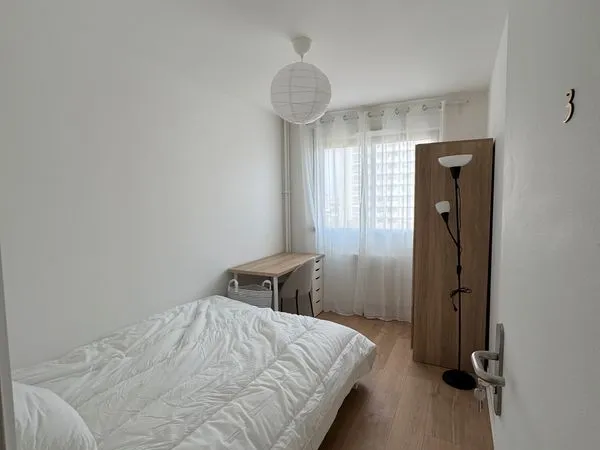 Chambre meublée en colocation - Appartement rénové 102 m² - Saint-Priest