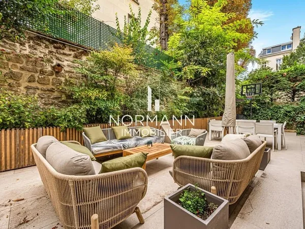 NEUILLY SUR SEINE - BOULEVARD DU CHATEAU - DUPLEX - 3 CHAMBRES -