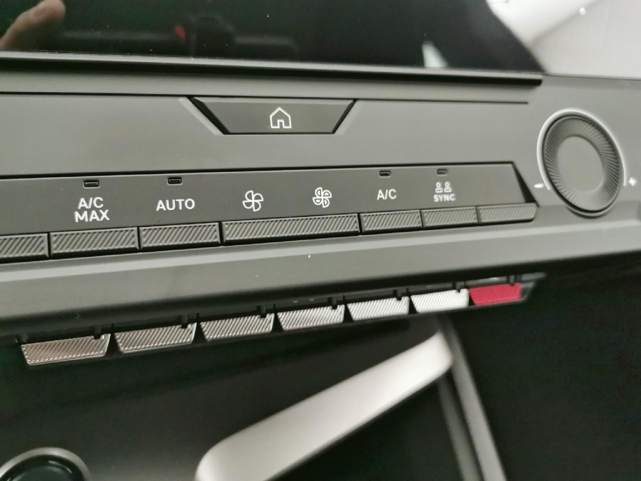 Peugeot 308 sw hybrid 145 e-dcs6 style — photo 23