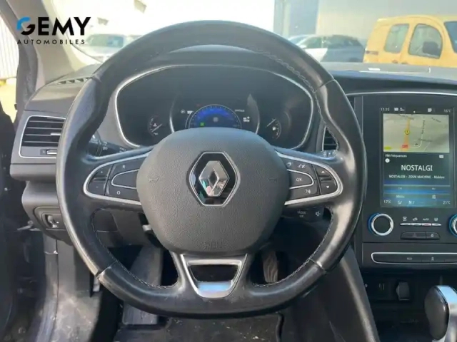 Renault Megane mégane iv berline dci 165 energy edc — photo 20