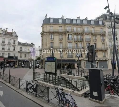 Commerce 81 m²