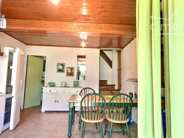 À vendre : Maison de village, cour et double garage