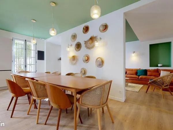 Maison 20 pièces 400 m²