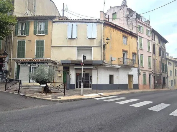 Immeuble 100 m²