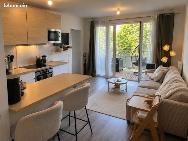 Joli 44m2 F2 meublé grand balcon sans frais d'agence