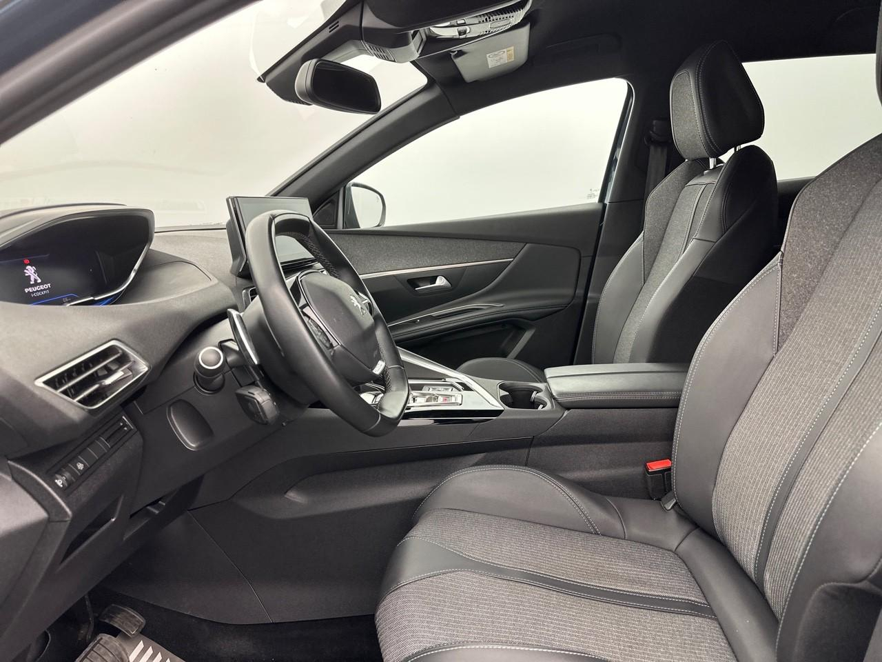 Peugeot 3008 puretech 130ch s&s eat8 allure pack — photo 9