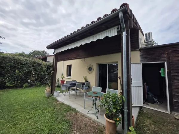 Charmante villa avec 3 chambres, terrasse couverte et jardin privatif