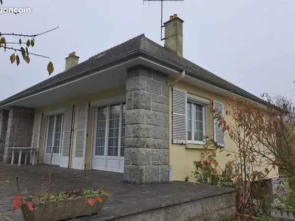 A vendre maison 5 pièces avec toutes les commodités d'une ville