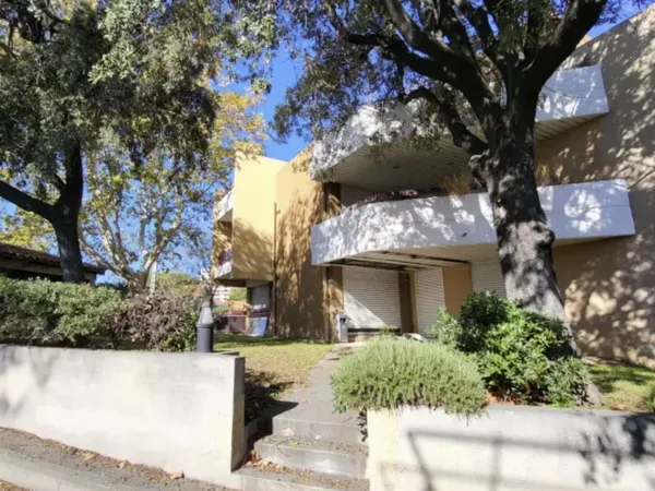 MARSEILLE 9e - SAINTE-ANNE / MICHELET - APPARTEMENT 5 PIÈCES DE 130 M² - JARDIN DE 146 M²