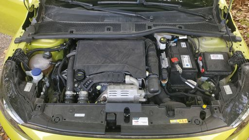 Peugeot 208 1.2 PureTech 100 - Active – 2024 – 14224 km – Essence – Boîte Manuelle — photo 32