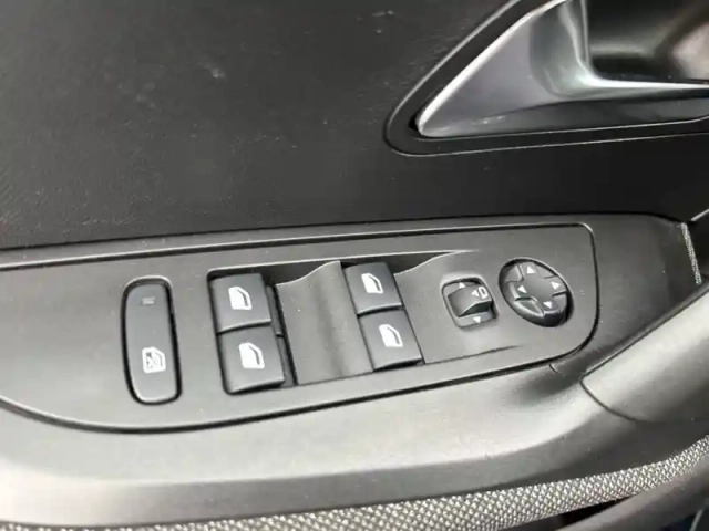 Peugeot 2008 puretech 130 s&amp;s eat8 — photo 80