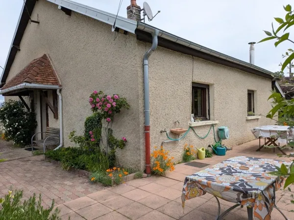 Maison familiale de 108 m² à Chamblay ( JURA), 3 chambres avec terrain