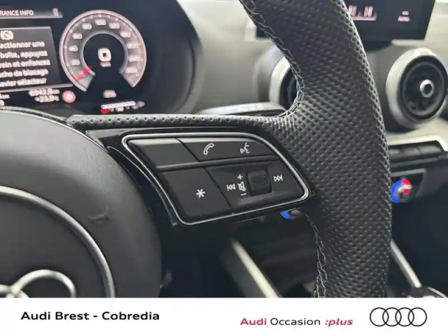 Audi Q2 35 tfsi 150ch s line s tronic 7 — photo 13