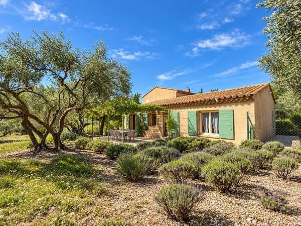 VAUVENARGUES 170M² SUR 4000M²