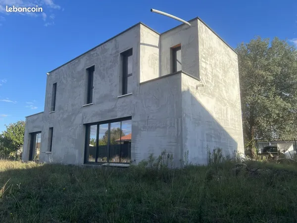 Propriété 5 pièces 143 m²