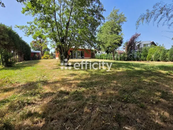 Terrain 3000 m²