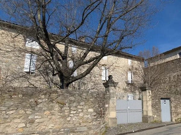 Maison 6 pièces 250 m²