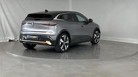Renault Mégane E-Tech Electric EV40 130ch Iconic standard charge — photo 5