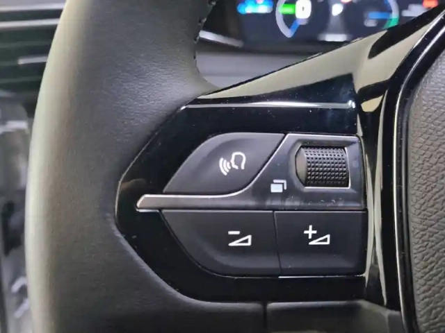 Peugeot 2008 electrique 54 kwh 156 ch — photo 30