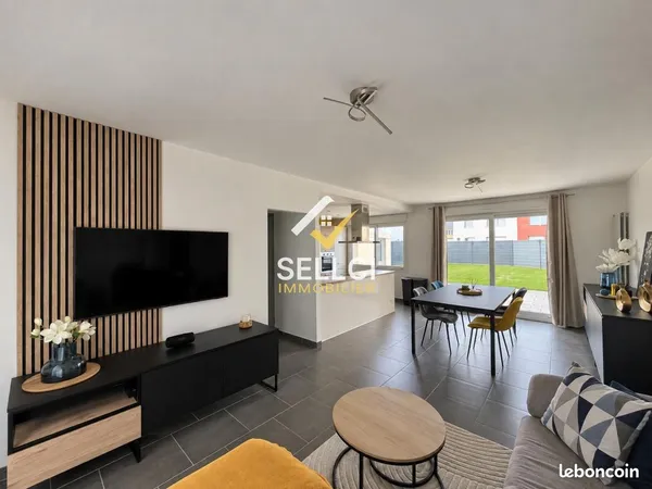 Maison . 4 pièces . 83 m²