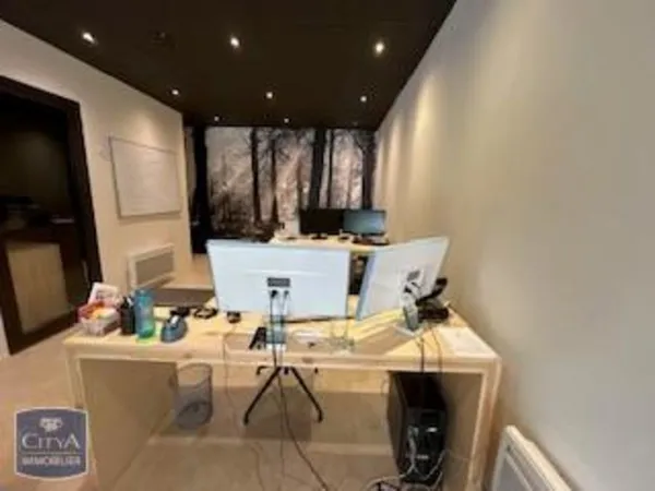 Location / Local Commercial