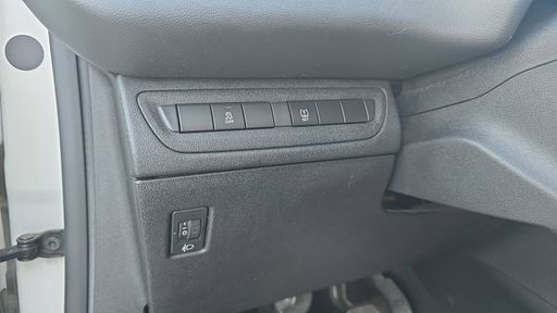 Peugeot 208 1.2 PureTech 68 - Like – 2018 – 128156 km – Essence – Boîte Manuelle — photo 5