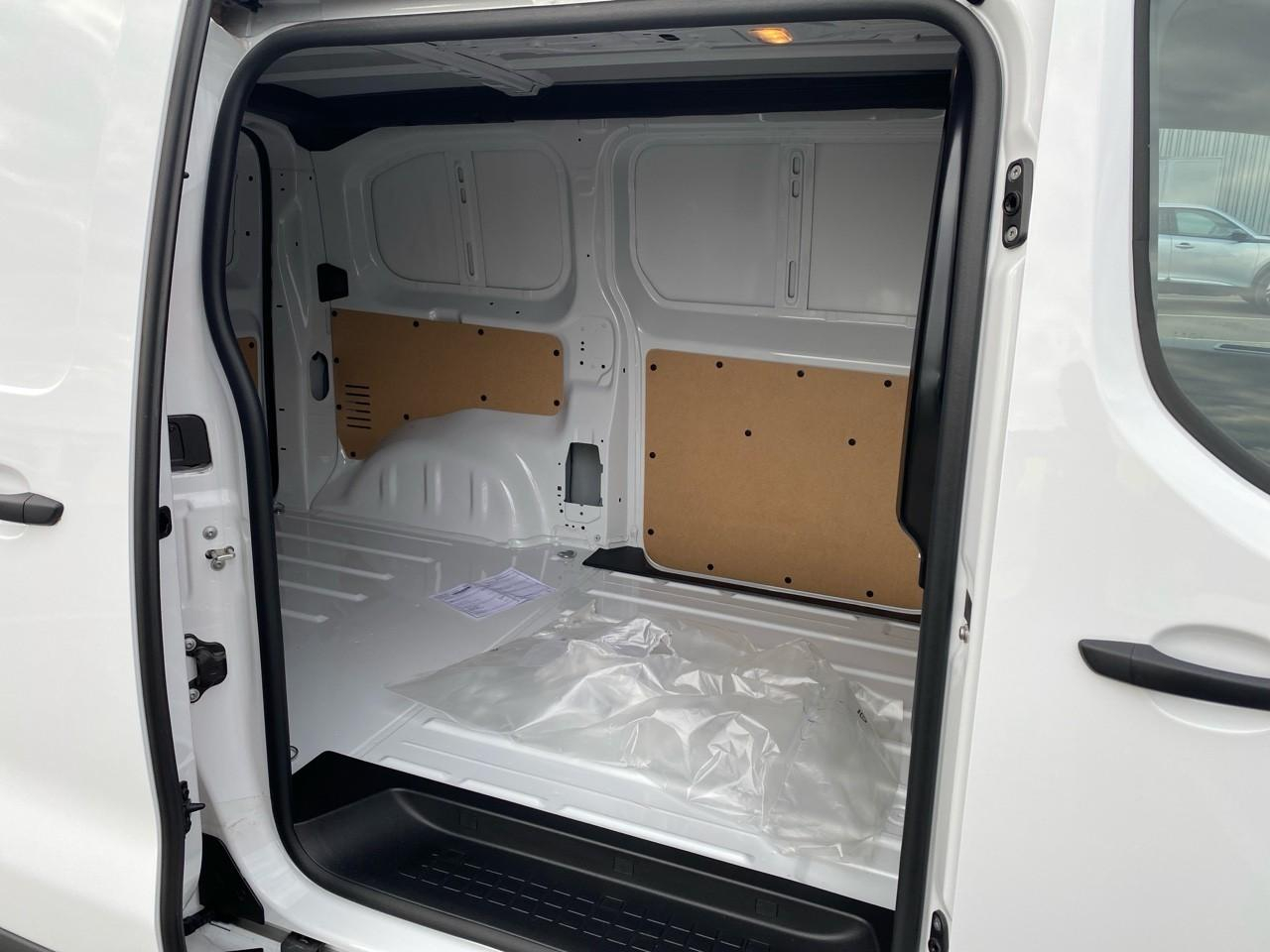 Opel Vivaro fourgon fgn taille m bluehdi 120 s&s bvm6 — photo 10