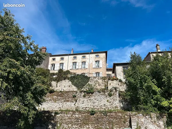 Maison 10 pièces 353 m²