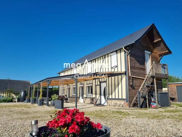Ravissante maison à colombage à quelques minutes de Pont Audemer