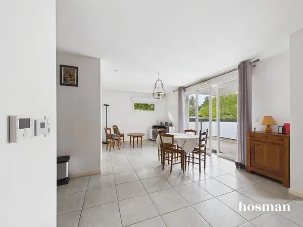 Appartement T3 récent de 64 m² avec terrasse et 2 parkings - Villenave-d'Ornon