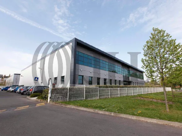 Local d'activité 990 m²