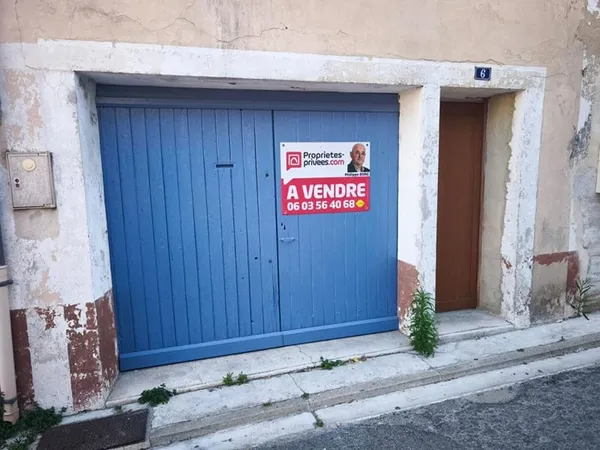 Monteux : Maison de ville entièrement rénovée avec garage et cour