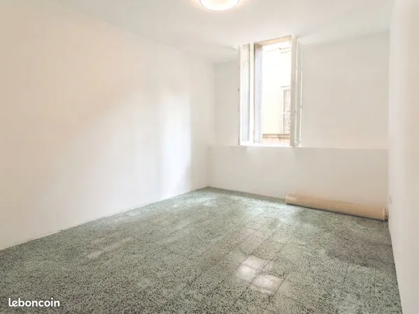 Studio 1 pièce 19 m²