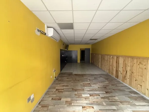 Local commercial 43m2 - Hyères